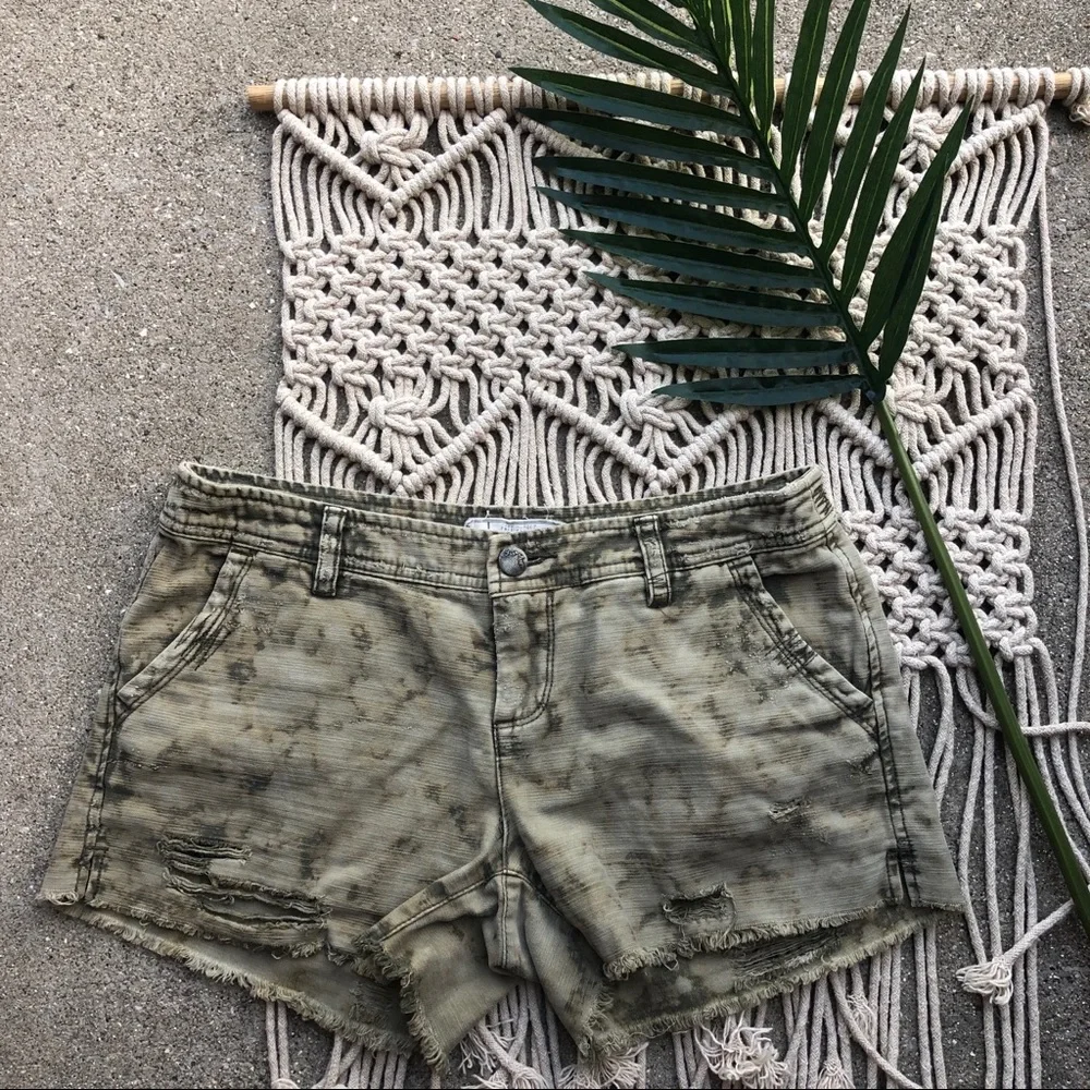 Free People Green Distressed Shorts Size 2